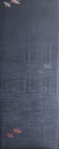 7525: 1960s Black Silk w/leaves-58in.