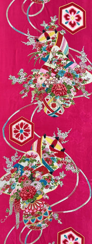 7305: 1930s Japan Kimono Silk,long view