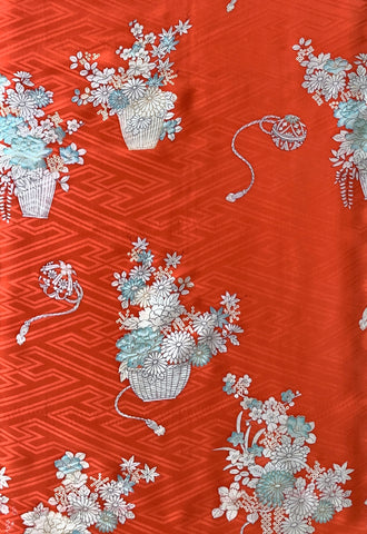 8054: 1990s Mock Japan Silk, Ikebana Flower Baskets middle view